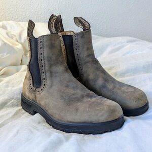 Blundstone Chelsea Boots in Rustic Brown